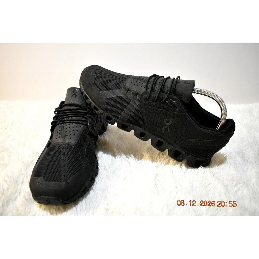 On Cloud 5 Black Light Weight Athletic Walking Running Shoes - Women's Size 9